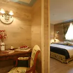 Letterario Collomb Hotel