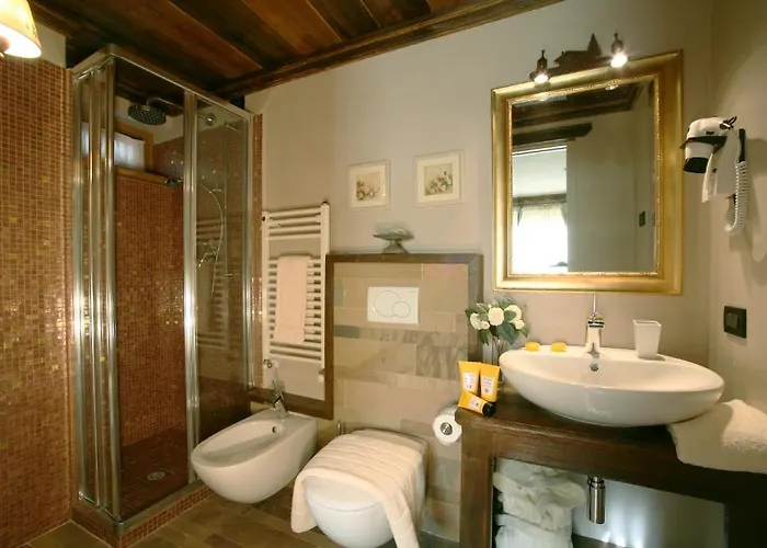 Letterario Collomb 3* لا تْويلي